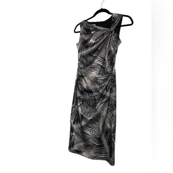 Maggie London black and white satin palm leave print dress-size 2 - Picture 1 of 6